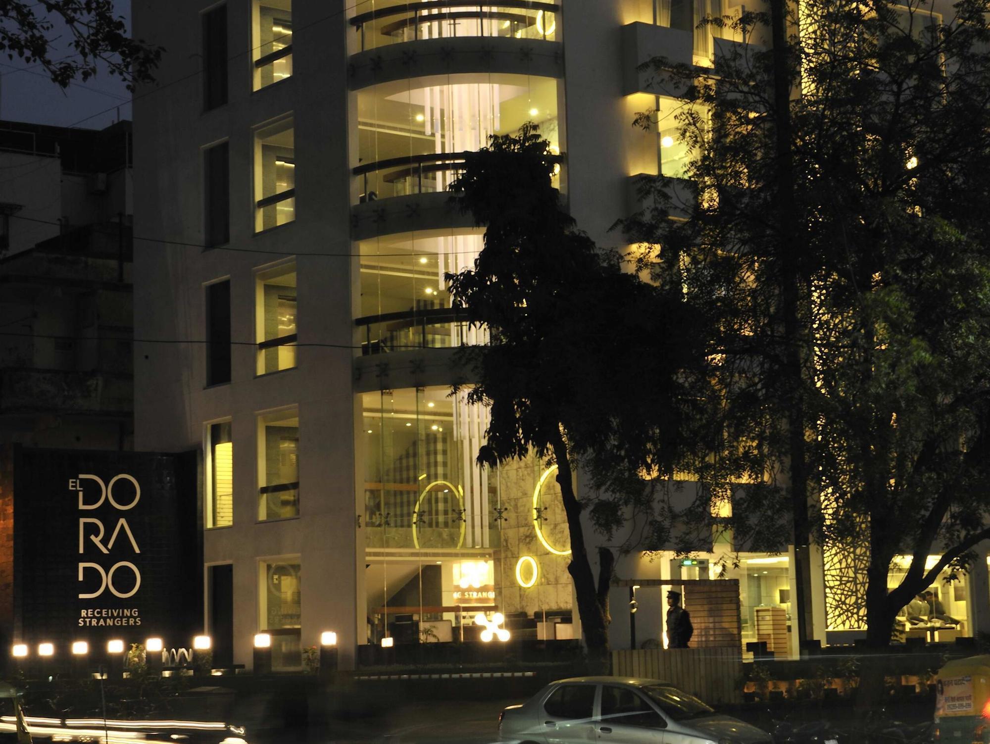 Hotel El Dorado Ахмедабад Екстериор снимка